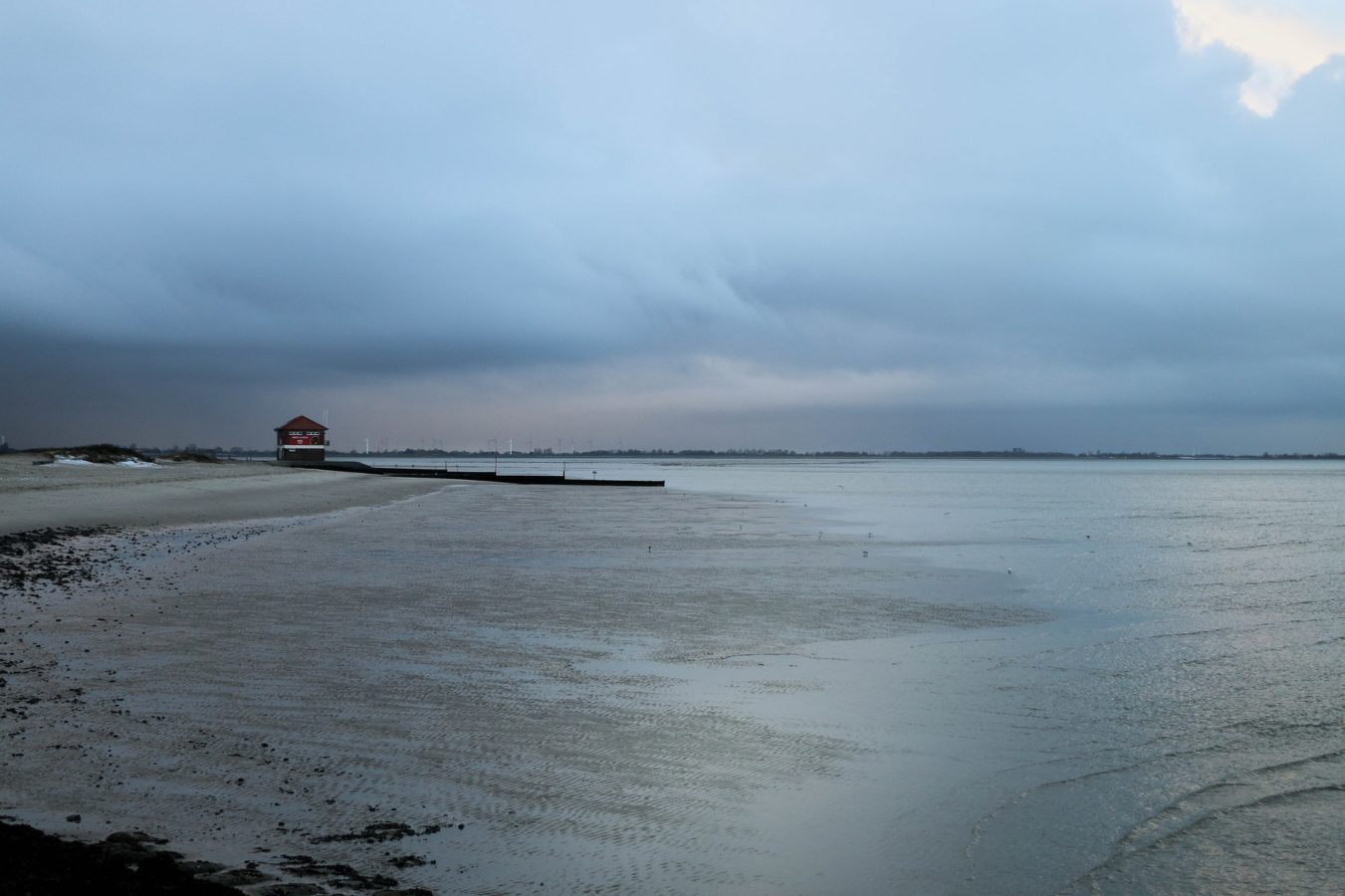 Seebestattung vor Hooksiel (Nordsee) | November.de