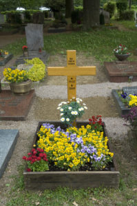 Tierkreuz Grabkreuz aus Holz mit Beschriftung Unfallkreuz, 