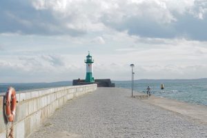 Seebestattung vor Rügen: Leuchtturm