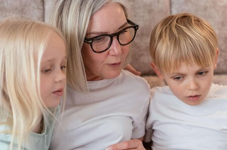 Symbolbild: Mit einer Risikolebens- oder Sterbegeldversicherung schützen Sie Ihre Familie vor hohen Kosten im Falle Ihres Todes.