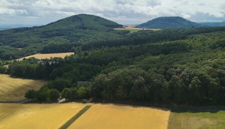 Vogelschau auf den RuheForst | Quelle: RuheForst Bell am Laacher See