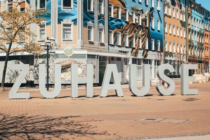 Foto von Maximilian Scheffler auf Unsplash Der Brühl in Chemnitz