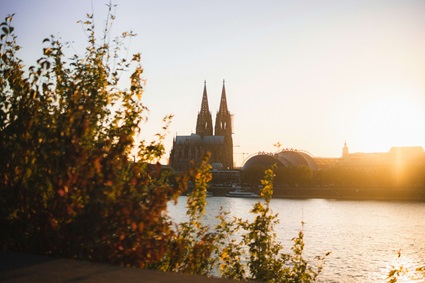 Foto von Keanu K auf Unsplash Kölner Dom bei Sonnenuntergang