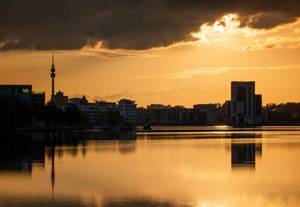 Foto von Evgeni Tcherkasski auf Unsplash
