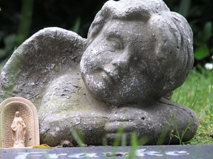Grabskulptur auf einem Bielefelder Friedhof