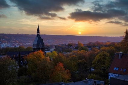 Blick auf Wuppertal bei Sonnenuntergang