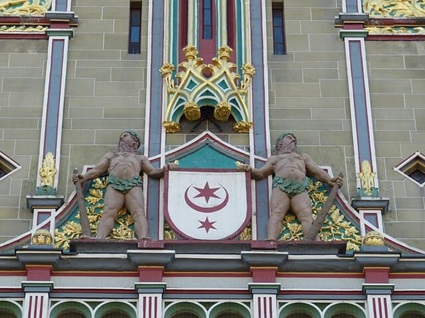 Bild von falco auf Pixabay Stadtwappen von Halle an einer reich verzierten Hausfassade