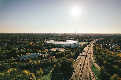 Blick auf Leverkusen mit Fußballstadion