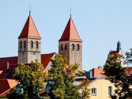 Kirchtürme in der Altstadt von Regensburg
