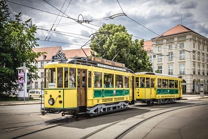 Historische Straßenbahn in der Innenstadt von Cottbus